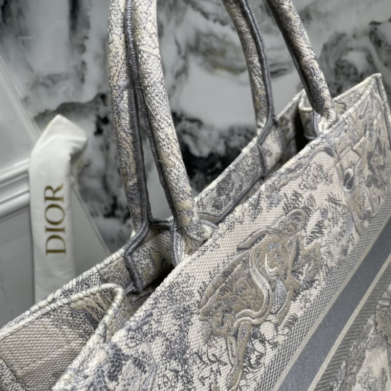 Dior Shopping Bags